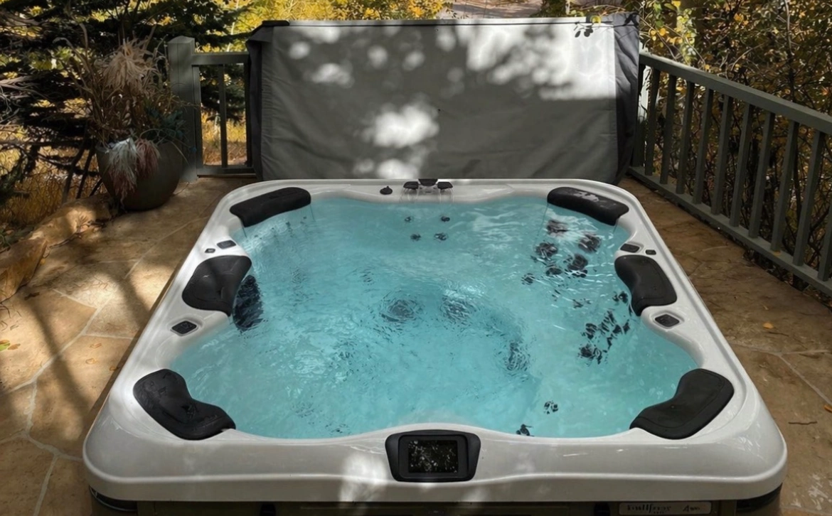clear-hot-tubs